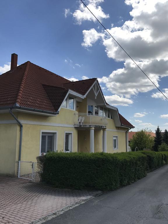 Esther Apartman Gyenesdiás Exterior photo